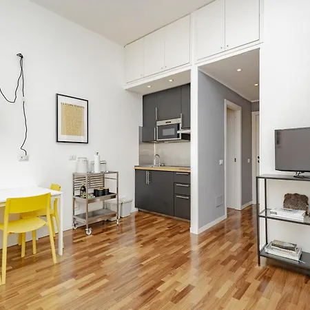 Апартаменты Xenia - Cozy Luminous Flat Near Navigli Милан