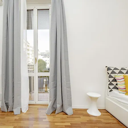 Xenia - Cozy Luminous Flat Near Navigli Милан